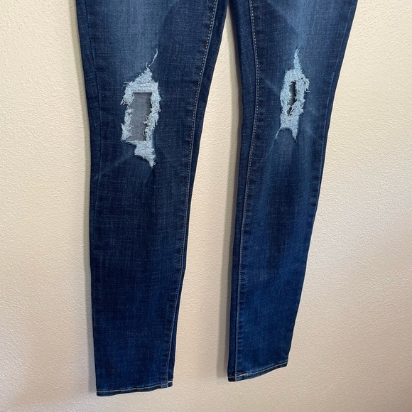 Levi 711 Skinny Distressed Knee Jeans - Picture 5 of 16